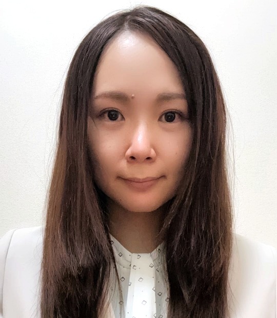 三明由佳